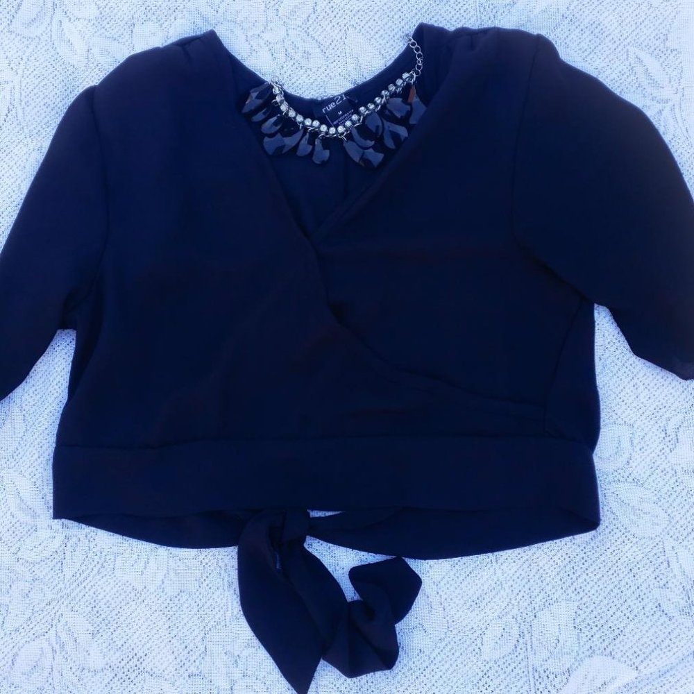 💥4/$15 NWOT black crop top women